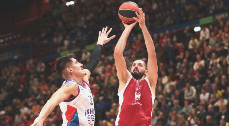Anadolu Efes Milano’da kayıp