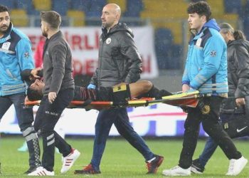 Ayak bileği kırılmıştı! 6 ay alanlardan uzak kalacak