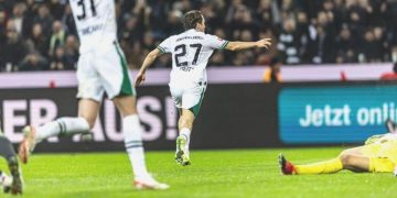 Borussia Mönchengladbach üç puanı dört golle aldı