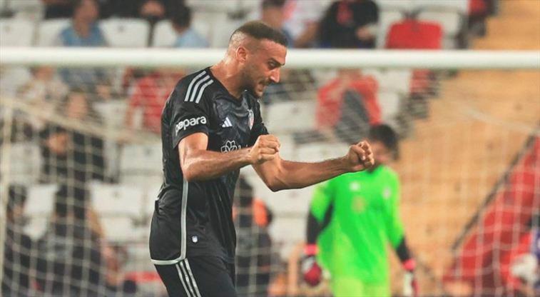 Cenk Tosun 100. kere gol sevinci yaşadı