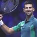Djokovic, tepeyi garantiledi