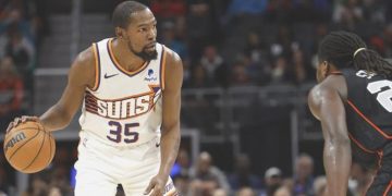 Durant 41 sayı attı, Suns kazandı!
