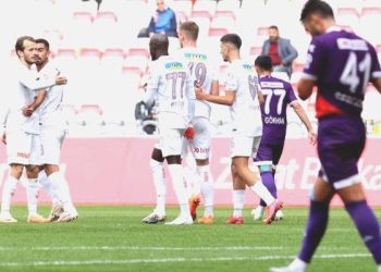 EMS Yapı Sivasspor güle oynaya turladı