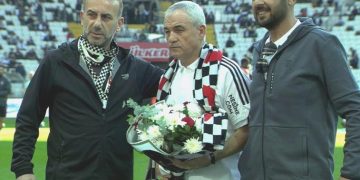 İstek Çalımbay çiçeklerle karşılandı! İşte o anlar…