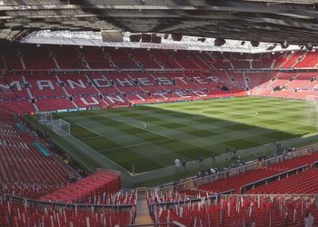 Manchester United’a Old Trafford şoku! Paslı bir stadyum…