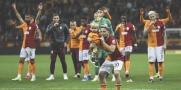 Mertens’den maç sonu üçlüsü