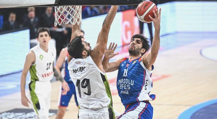 ÖZET | Anadolu Efes’ten 20 sayı fark