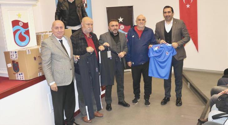Trabzonspor’dan 64 futbol ekibine destek!