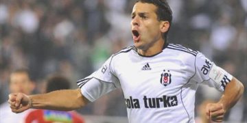 1 yıldız 10 gol: Bobo