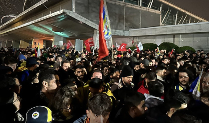 Galatasaray ve Fenerbahçe’ye coşkulu karşılama