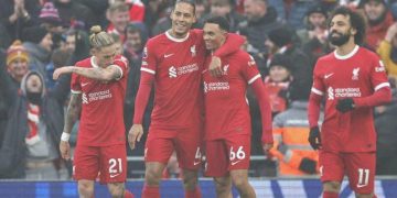 Alexander Arnold kaleciyi astı! İşte harika gol…