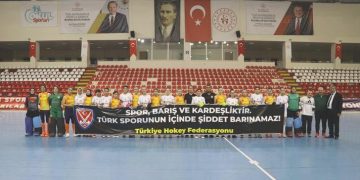 Amasya’da hokey maçında Halil Umut Meler’e yapılan hücum kınandı