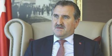 Bakan Bak: “Hasan Arat’a muvaffakiyetler diliyorum”