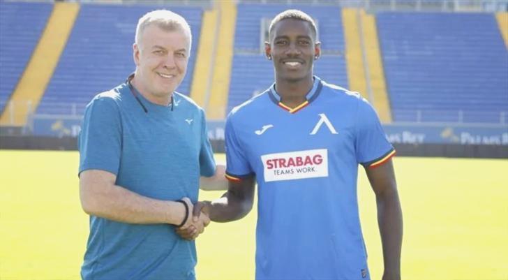 Beşiktaş’a stoperde sürpriz isim!