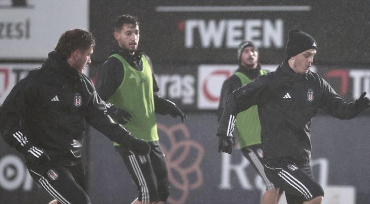 Beşiktaş’ta takım dışı kalan oyuncularda gelişme!