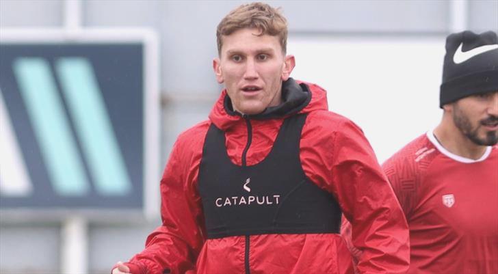 Burak Kapacak: “Fenerbahçe maçına kazanmaya çıkacağız”