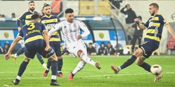 Chamberlain suratını alamadı, olağanüstü bir gol attı!