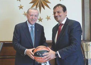 Cumhurbaşkanı Erdoğan, Ergin Ataman’la buluştu