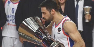 Doğuş Balbay parkelere veda etti