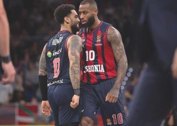 Fenerbahçe Beko son saniyede üzüldü