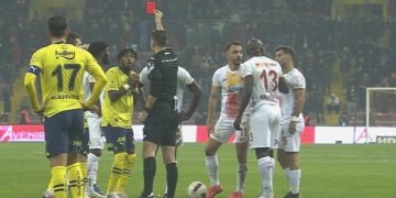 Fenerbahçe’de derbi öncesi 2 kırmızı kart