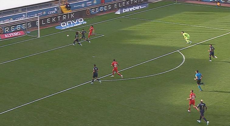 Gaziantep FK beraberliğe çok yaklaştı! 1 dakikada iki konum