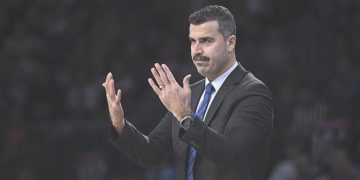 “Güçlü karakterler güç vakitlerde âlâ tepki verirler”