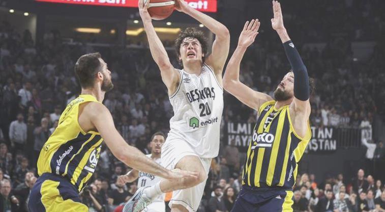 Heyecan dolu derbide kazanan Beşiktaş Emlakjet