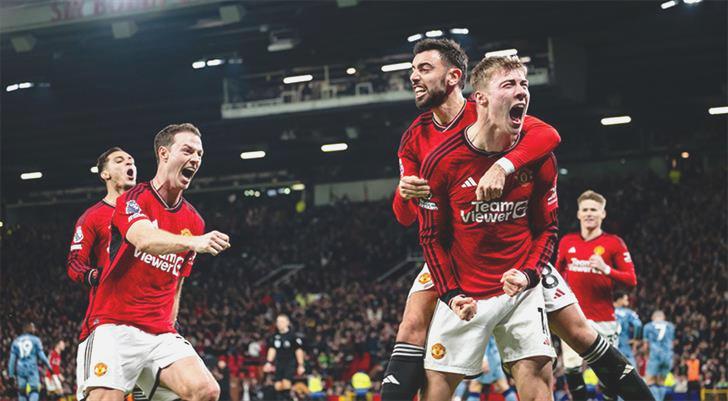 Manchester United’dan inanılmaz geri dönüş!