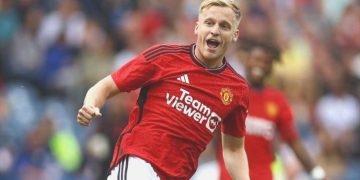 Muhteşem Lig takımlarıyla anılıyordu, ManU’nun yıldızı kararını verdi!