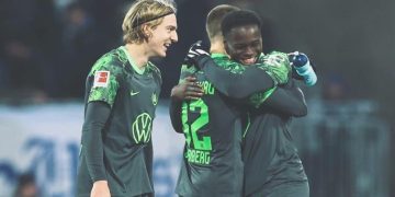 ÖZET | 10 kişi Wolfsburg pes etmedi, galibiyeti kaptı!