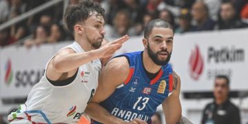 ÖZET | Anadolu Efes galibiyeti aldı, liderliğe yükseldi!