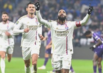 ÖZET | Lacazette damga vurdu! Lyon makus gidişata dur dedi…