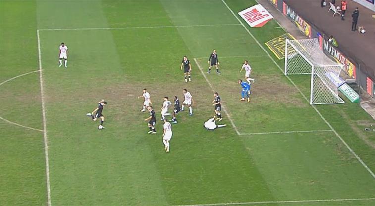 Salih Uçan’ın enfes golü ofsayta takıldı!