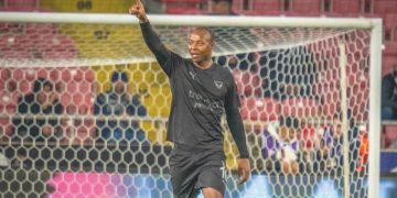 Strandberg nefis gollerine devam ediyor! Şahane vole…