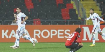 Trabzonspor’da Bakasetas ve Trezeguet dikkat çekiyor!