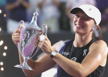 Üst üste ikinci kere yılın en yeterlisi Swiatek!