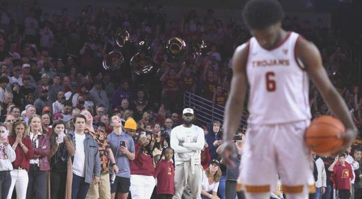 Uygunlaşan LeBron James’in oğlu Bronny, birinci maçına çıktı