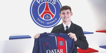 18 yaşındaki yıldız resmen Paris Saint-Germain’de!