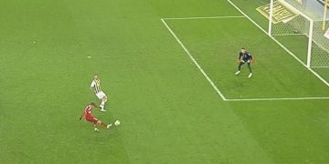 90+4! Fenerbahçe kalesinde büyük tehlike