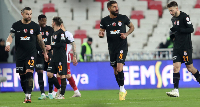 Galatasaray deplasmanda Sivasspor’la berabere kaldı