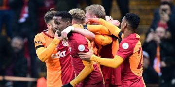 Galatasaray evinde Kayserispor’u iki golle geçti