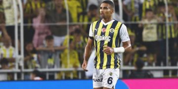 Alexander Djiku: “Benden takımda olmamı istedi”