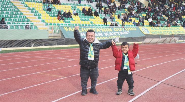 Amigo Ahmet ve oğlu Şanlıurfaspor’u coşturuyor!