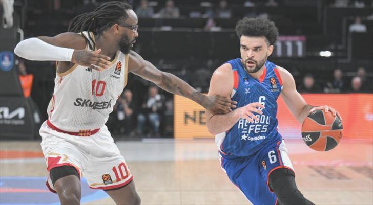 Anadolu Efes, Monaco pürüzüne takıldı!