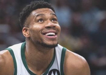Antetokounmpo’dan Spurs potasına 44 sayı