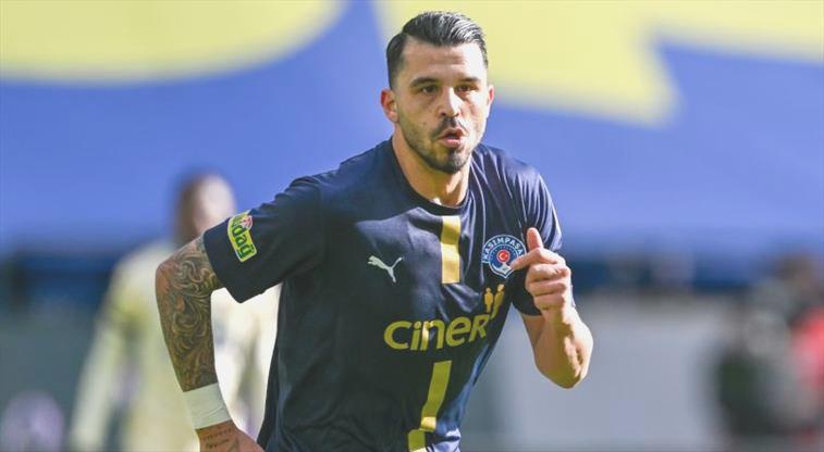 Aytaç Kara fırtınası devam ediyor! İşte harikulade gol…