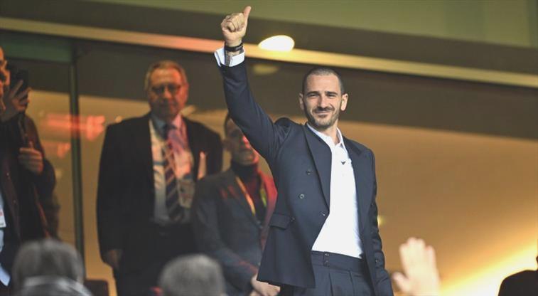 Bonucci birinci defa Kadıköy’de! Taraftarları selamladı…