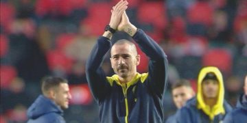 Bonucci’den maç öncesinde taraftarlara yumruk şovu!