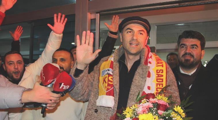 Burak Yılmaz imza için Kayseri’de: “Hırslı bir antrenörüm”